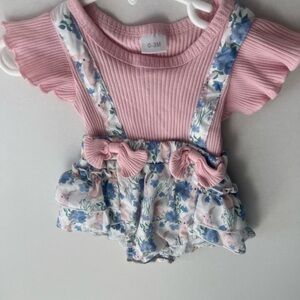 0-3 month girl onesie for Easter with ruffles bows and bunnies ribbed top